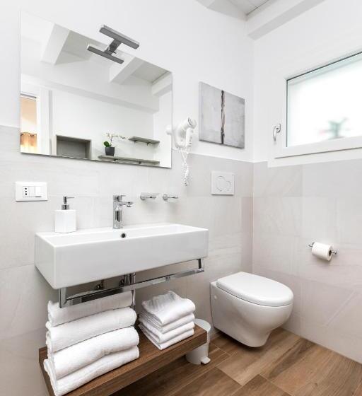 اتاق لوکس چهار تخته, Ca  Mira   Room&breakfast