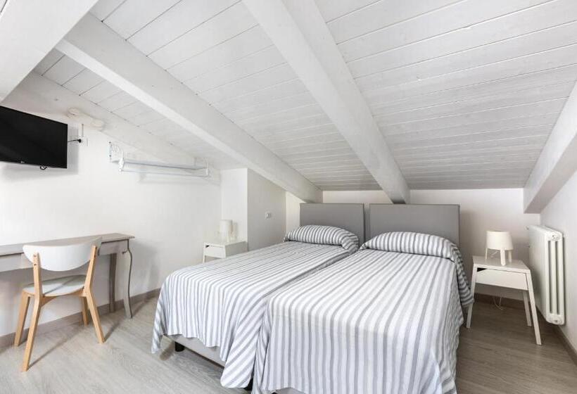 اتاق لوکس چهار تخته, Ca  Mira   Room&breakfast