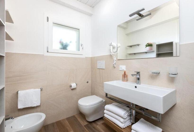 اتاق لوکس چهار تخته, Ca  Mira   Room&breakfast