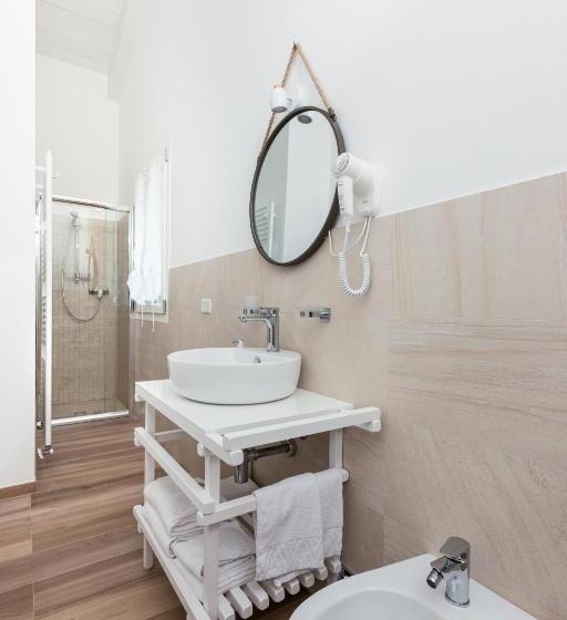 اتاق کلاسیک چهارنفره, Ca  Mira   Room&breakfast