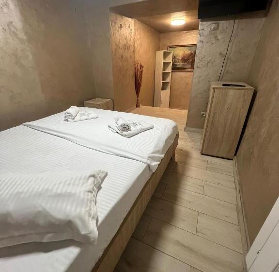 Номер Deluxe, Pensiunea Pelican