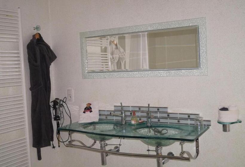 패밀리 룸 가든 전망, Chambre D’hôtes La Jument Grise