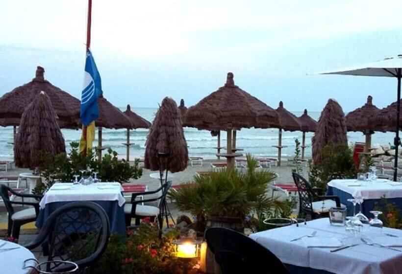 شقة غرفة واحدة, Gaeleon Campofilone