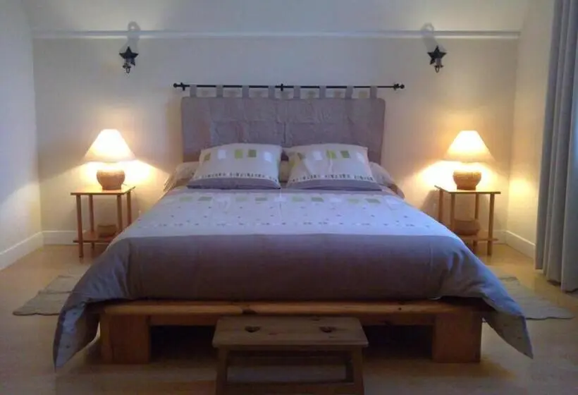 Habitación Estándar, Ker Paula