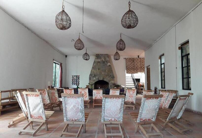 سوییت, Hospedaje Totalmanik