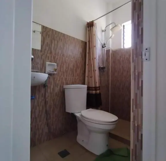 اتاق استاندارد, Rmb Guest House