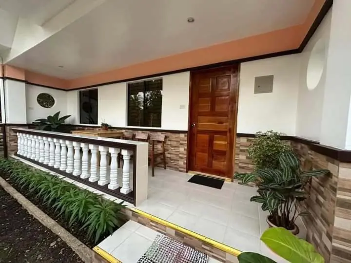 اتاق خانوادگی, Rmb Guest House