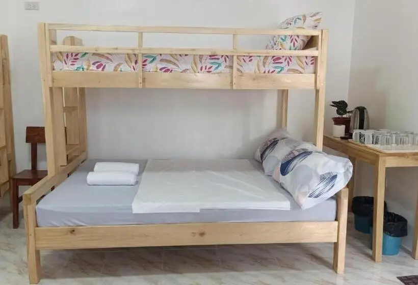 اتاق خانوادگی, Rmb Guest House