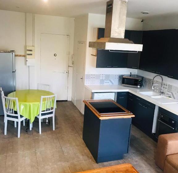 Апартаменты 2 Спальни, Appart Hotel Sathonay Rillieux Lyon
