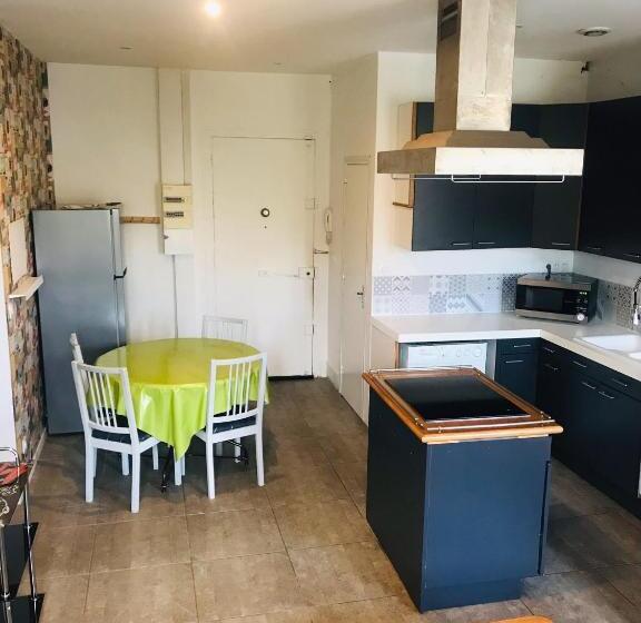 Апартаменты 2 Спальни, Appart Hotel Sathonay Rillieux Lyon