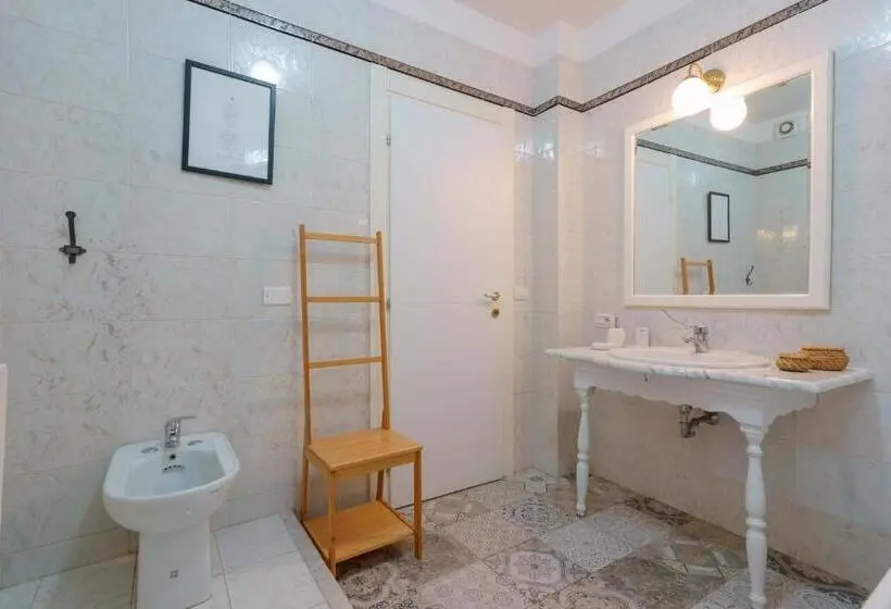 Standard-huone, Bb 1987 Pula