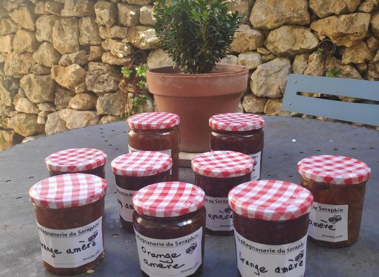 デラックスルーム, La Chambre De Seraphin