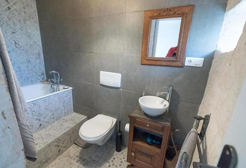 デラックスルーム, La Chambre De Seraphin