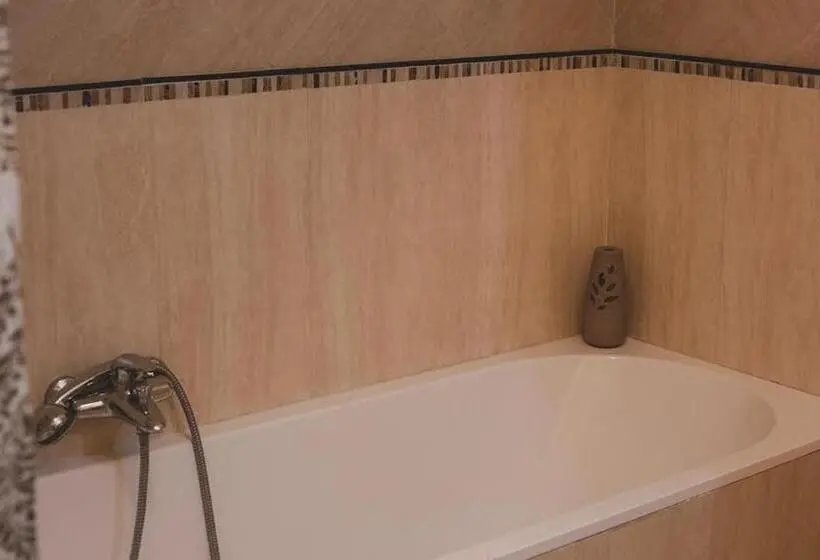 バス共有のスタンダードルーム, Alloggio I Geranei