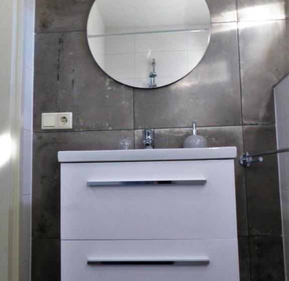 ویلای استاندارد با چشمانداز باغ, B&b Ut Kantuurke