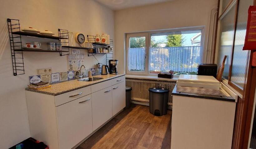 ویلای استاندارد با چشمانداز باغ, B&b Ut Kantuurke