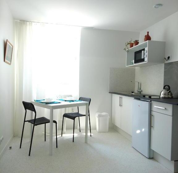 스탠다드 스튜디오, Cool Places