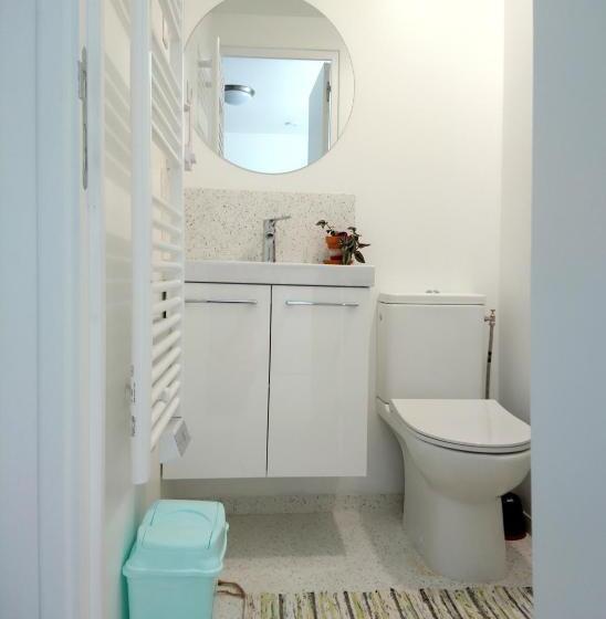 스탠다드 스튜디오, Cool Places