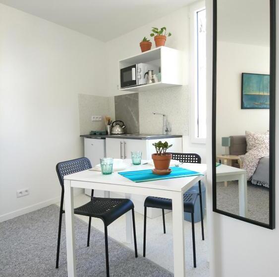 수피리어 스튜디오, Cool Places