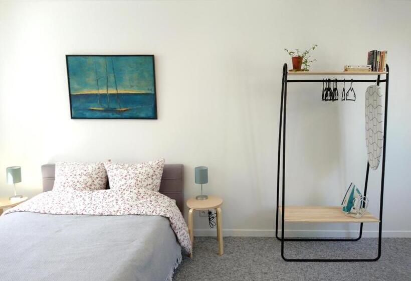 수피리어 스튜디오, Cool Places