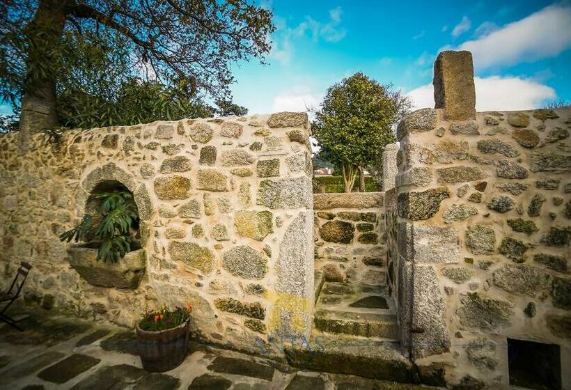 اتاق استاندارد سه نفره, Antas Guest House