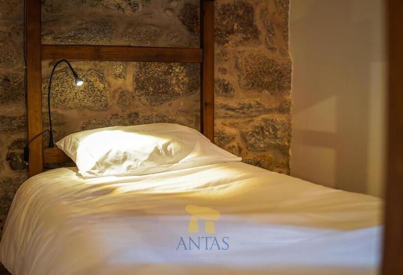 اتاق استاندارد سه نفره, Antas Guest House