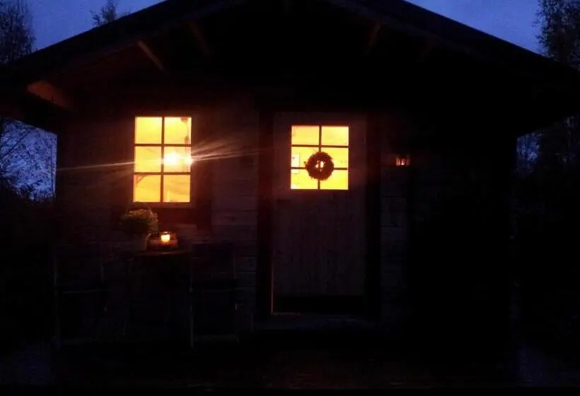 ファミリールーム, Cabin On Husky Farm