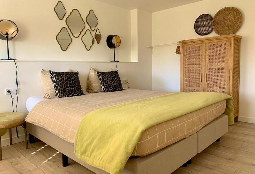 غرفة قياسية مطلّة علي حمام السباحة, De Heerlijkheid Van Noordwelle Adults Only