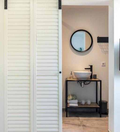 جناح جونيور, De Heerlijkheid Van Noordwelle Adults Only