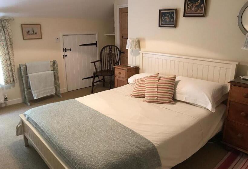 חדר סטנדרט, The Long House