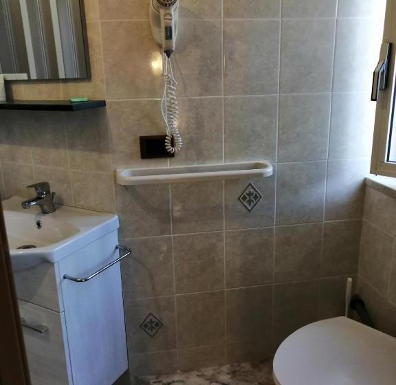 スタンダードルーム, Accussì