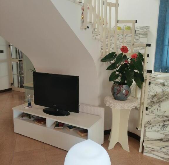 스탠다드 트리플 룸, Accussì