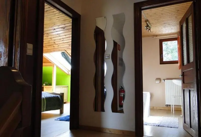 バス共有のスタンダードルーム, Chambres D Hôtes Des Ardennes