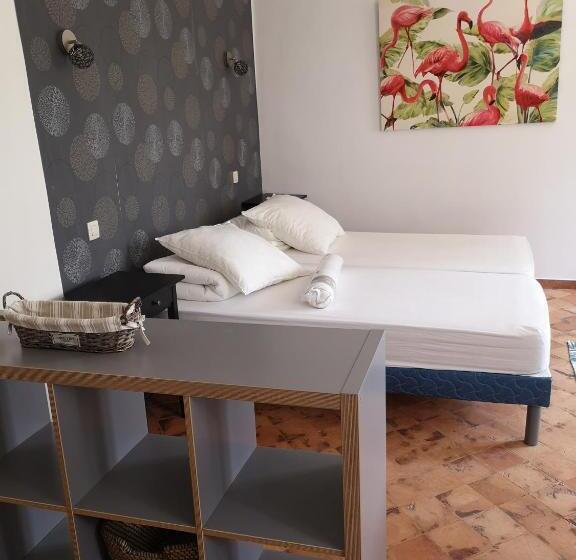 스탠다드 스튜디오, La Bastide Du Limon