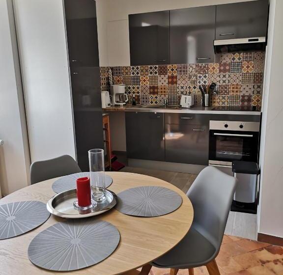 스탠다드 스튜디오, La Bastide Du Limon