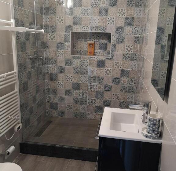 스탠다드 스튜디오, La Bastide Du Limon