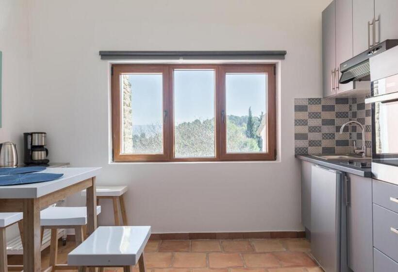 스탠다드 스튜디오, La Bastide Du Limon