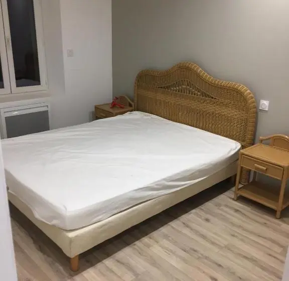 庭の見える１ベッドルームアパートメント, La Cathare Appartement