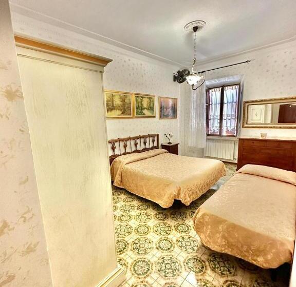 标准四人间共用浴室, Pensione Italia