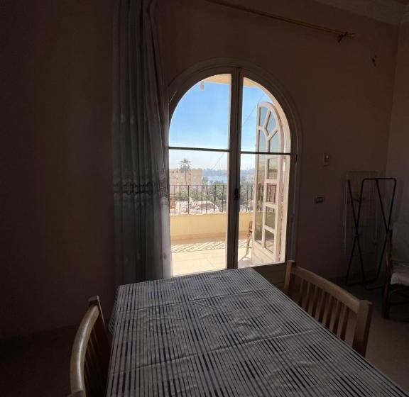 آپارتمان 2 خوابه, Comfy Apartments In Harmony House Nile View