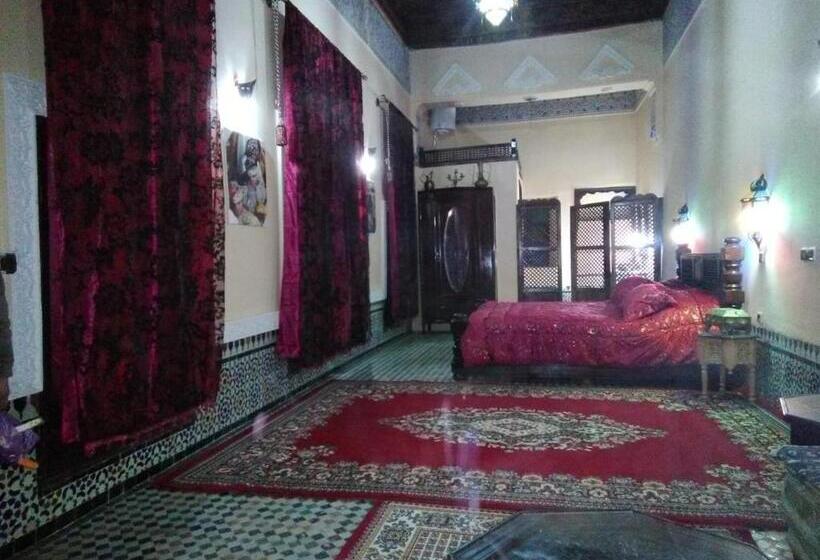 패밀리 스위트, Riad Yanis
