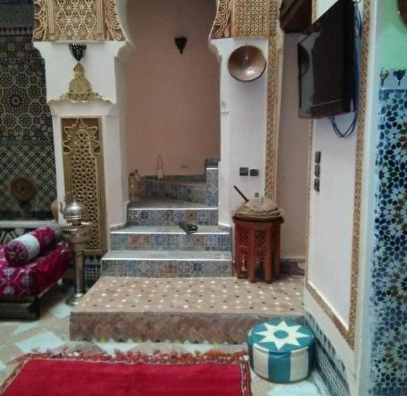 패밀리 스위트, Riad Yanis