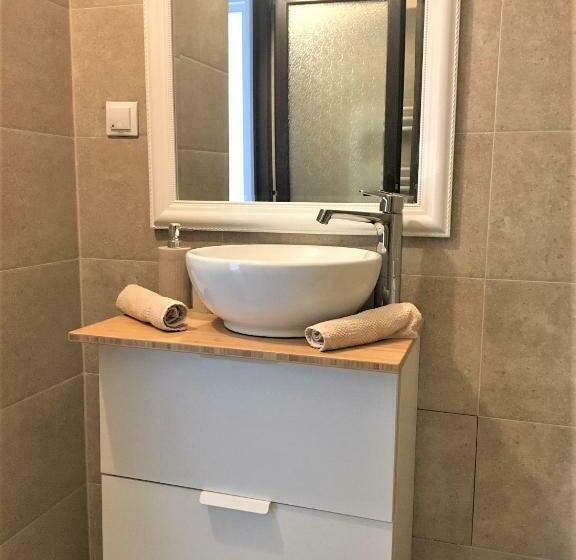 Апартаменты 1 Спальня, 4 Seasons Apartments