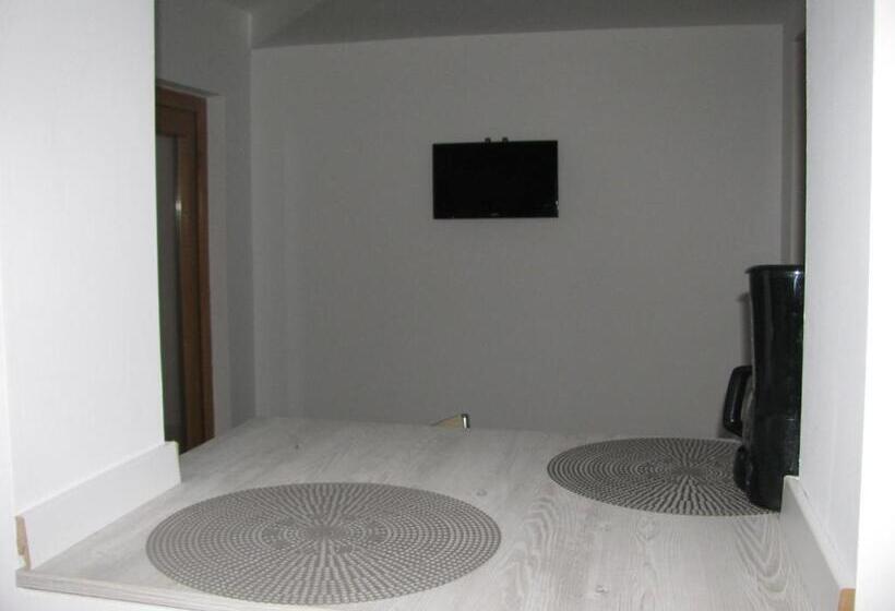 Апартаменты 2 Спальни, 4 Seasons Apartments