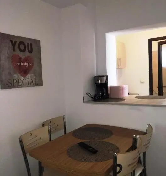 ２ベッドルームアパートメント, 4 Seasons Apartments