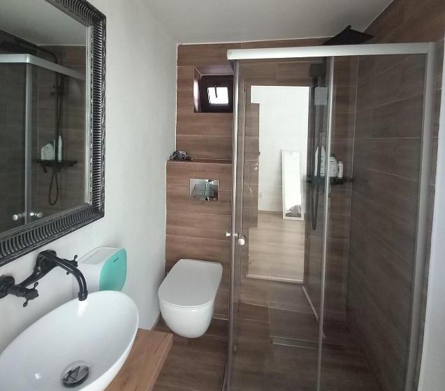 スーペリアールーム, 4 Seasons Apartments