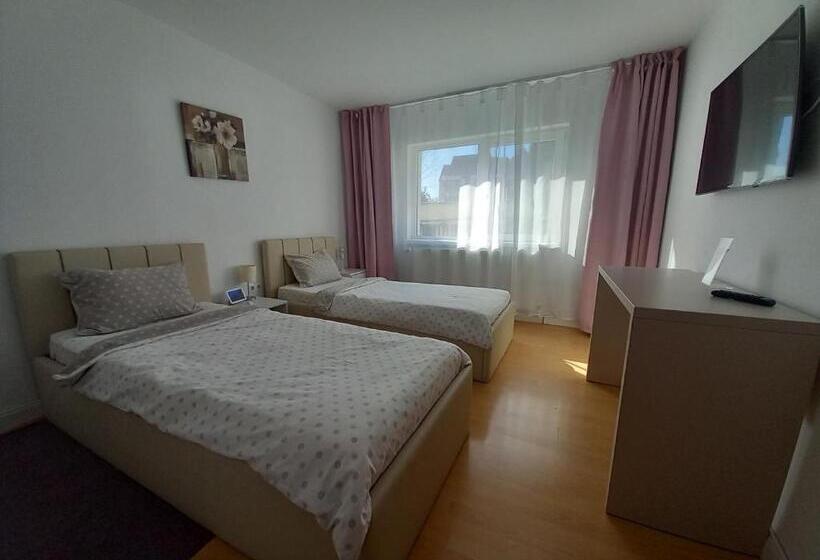 ２ベッドルームアパートメント, 4 Seasons Apartments