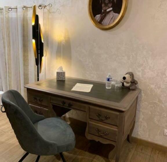 غرفة قياسية, La Chambre Enchantée