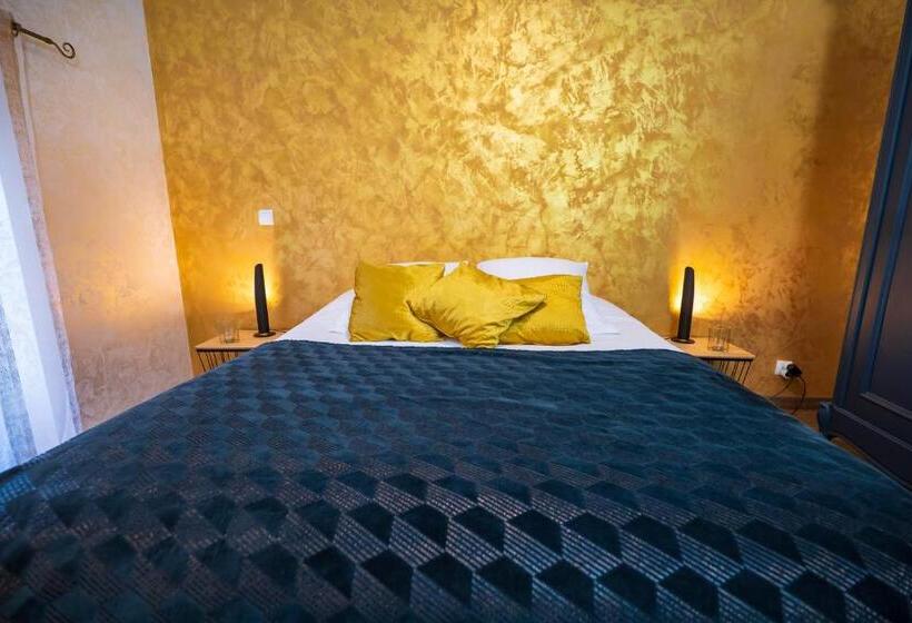 إستديو عائلى, La Chambre Enchantée