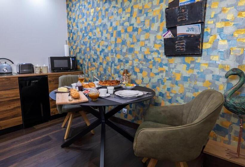 جناح سرير كينج, La Chambre Enchantée